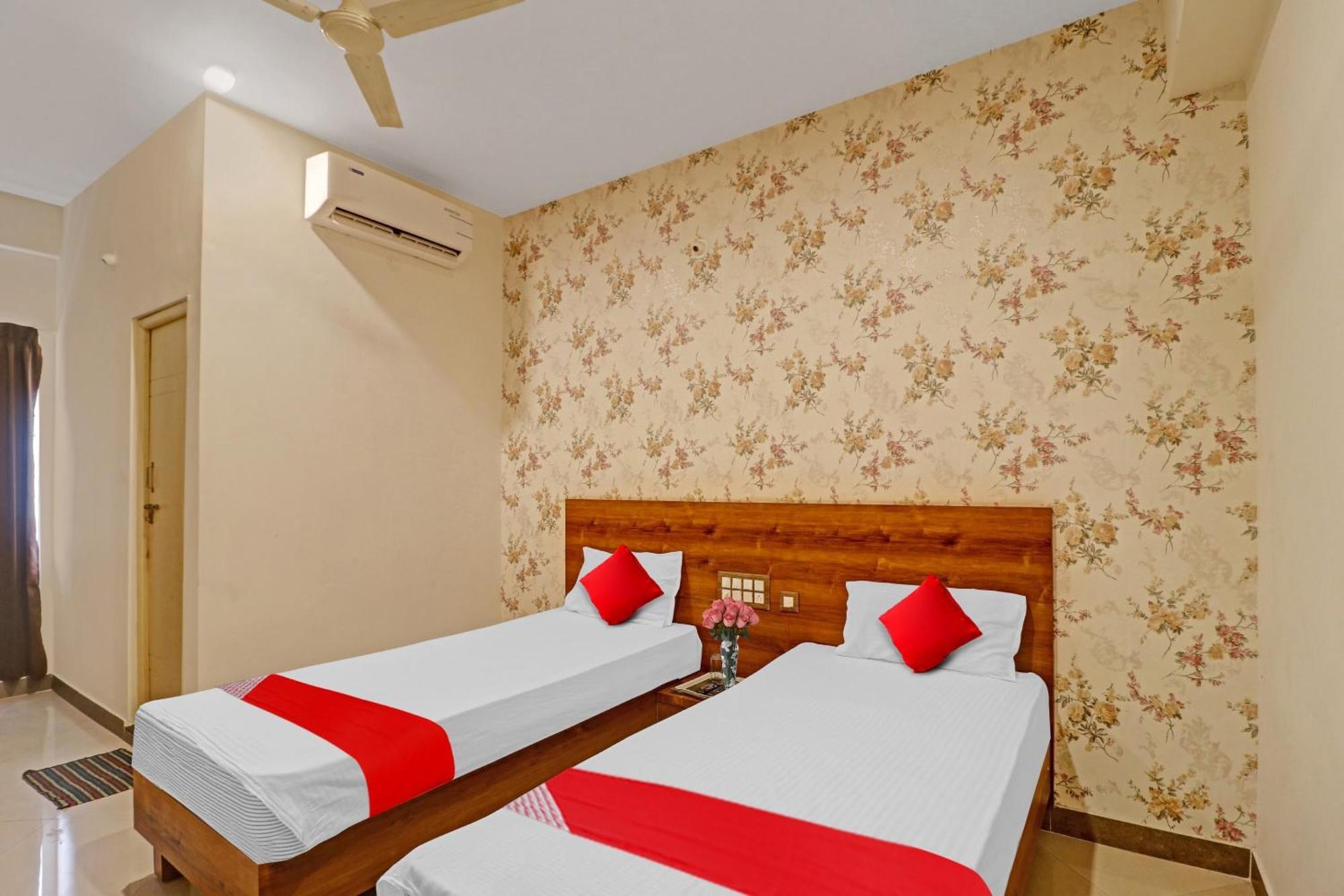 Hotel O Formula Vanivilasa Puram Esterno foto
