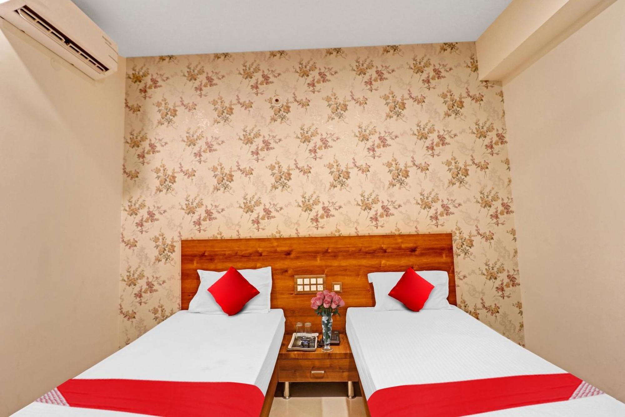 Hotel O Formula Vanivilasa Puram Esterno foto