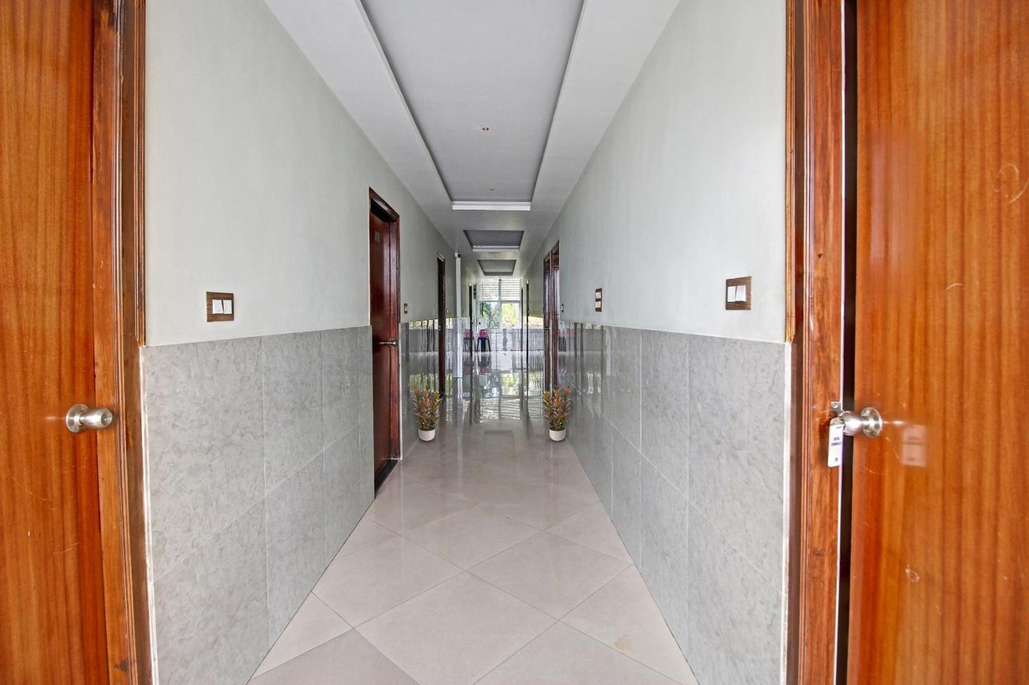 Hotel O Formula Vanivilasa Puram Esterno foto