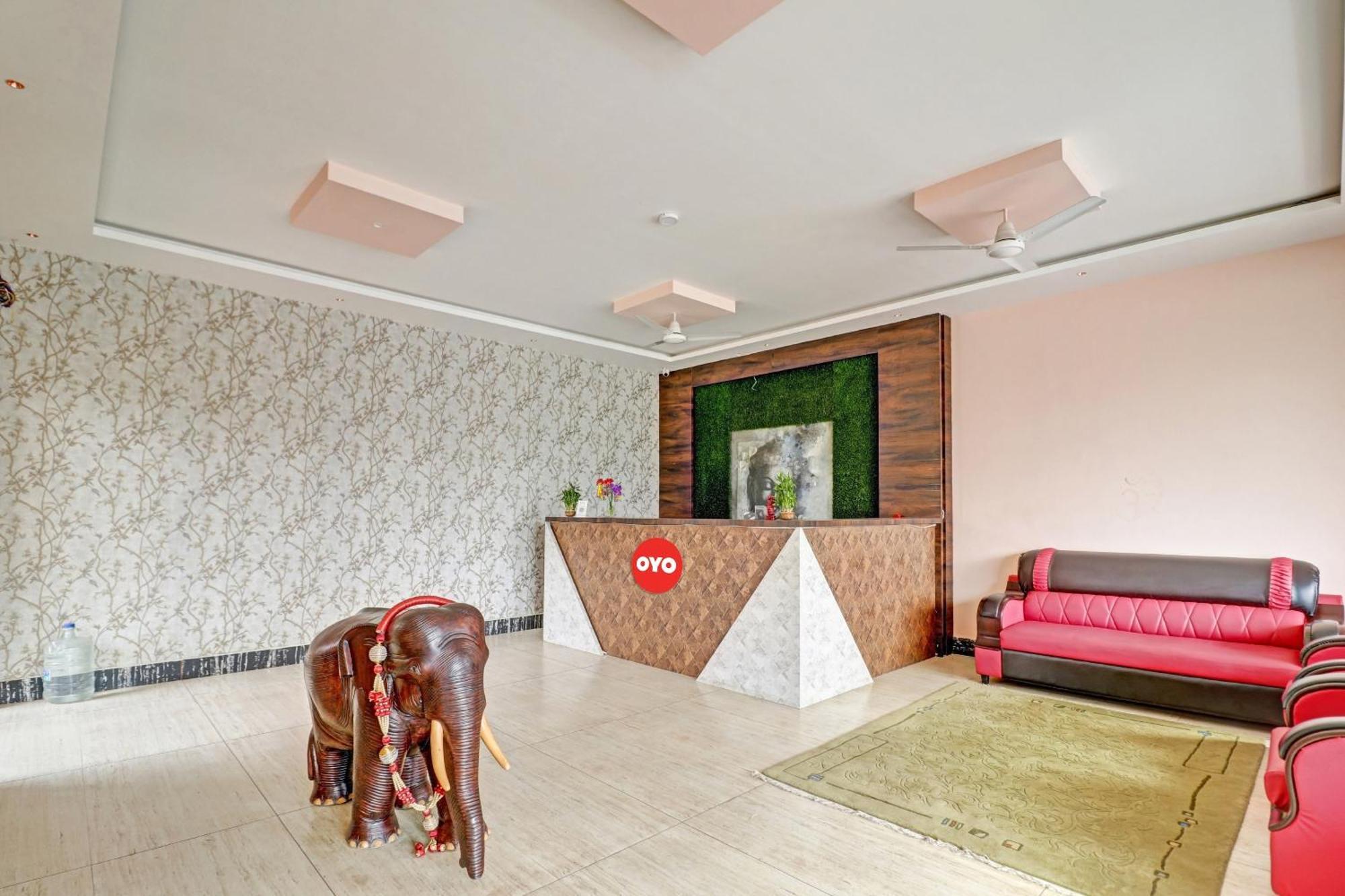 Hotel O Formula Vanivilasa Puram Esterno foto